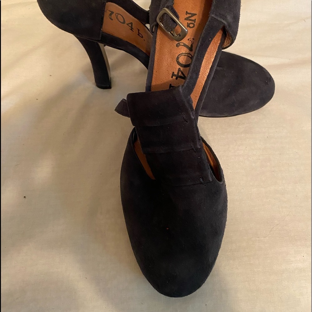 No 704b heels navy blue suede size 7